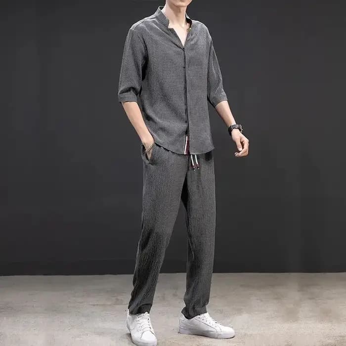 Ensemble Homme Printemps-Été Léger Deux Pièces en Soie Glacée : Haut Boutonné à Col en V et Manches
