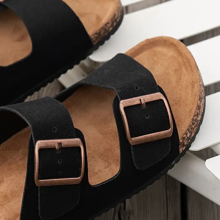 Pantoufles à la mode pour hommes et femmes