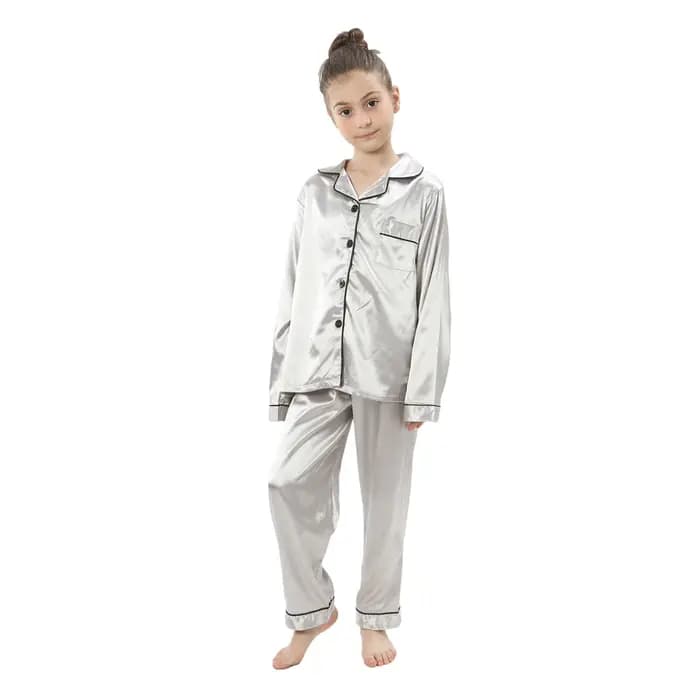 Adolescent vêtements de détente enfants maison