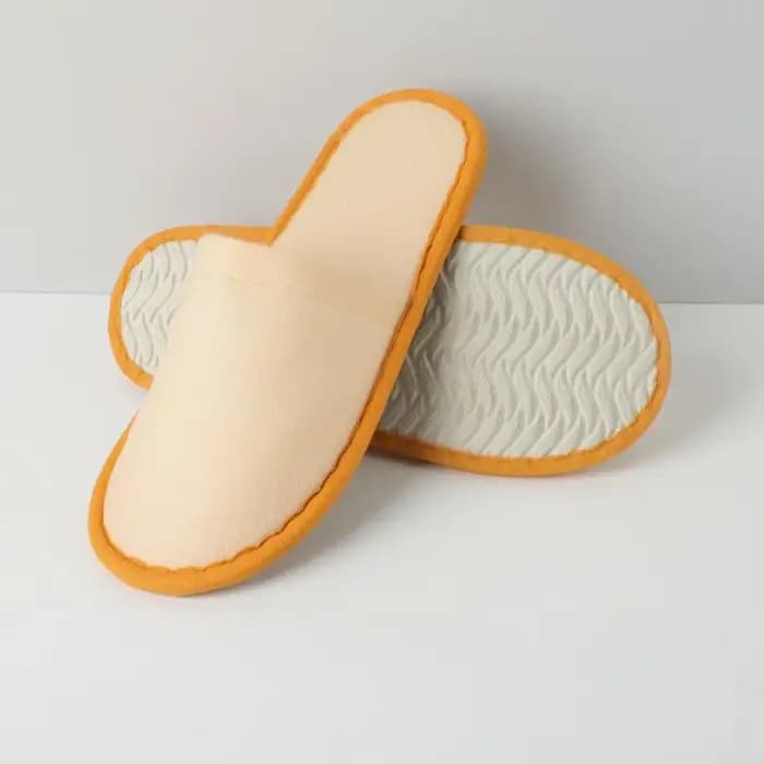 3 paires de pantoufles jetables