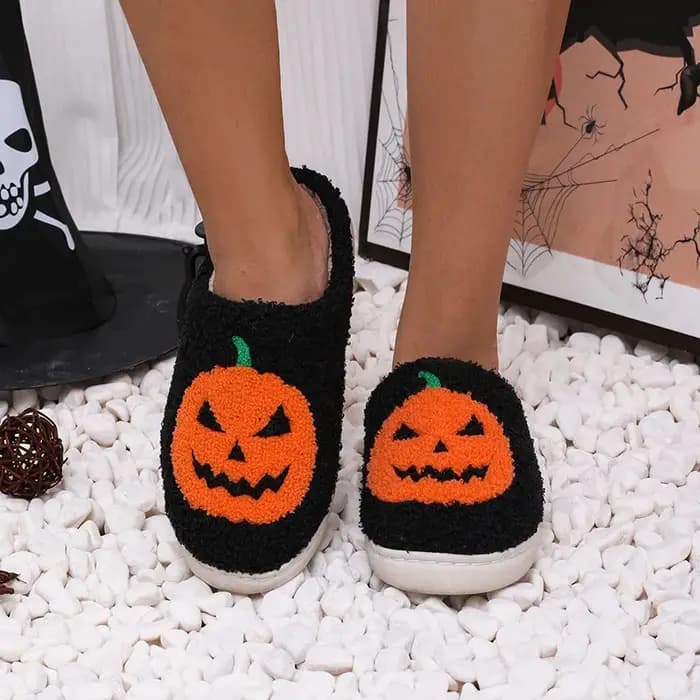 Pantoufles de citrouille d'halloween confortables pour femmes