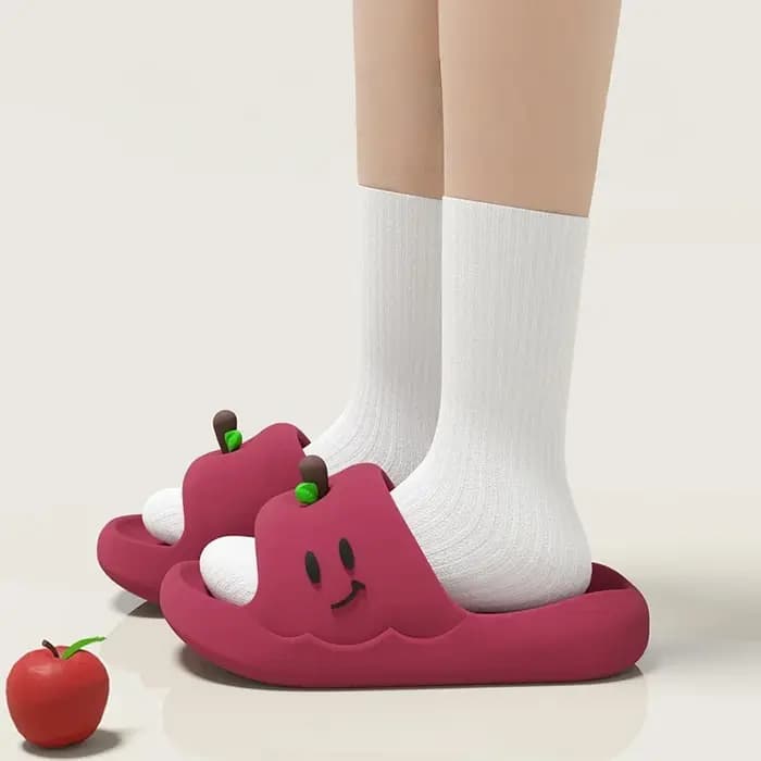 Pantoufles d'intérieur épaisses en EVA motif pomme de dessin animé pour femme
