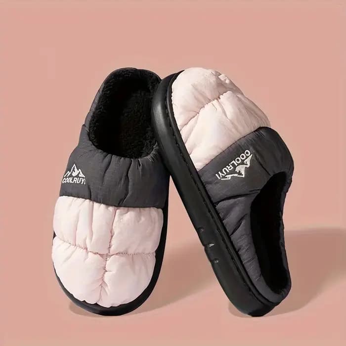 Pantoufles unisexes confortables – Doublure polaire en peluche et semelle antidérapante. Confort chaud intérieur/extérieur. Idée cadeau parfaite! 🎁