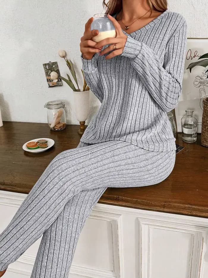 Ensemble pyjama côtelé 2 pièces pour femme - Haut à manches longues et col en V et pantalon de jogging