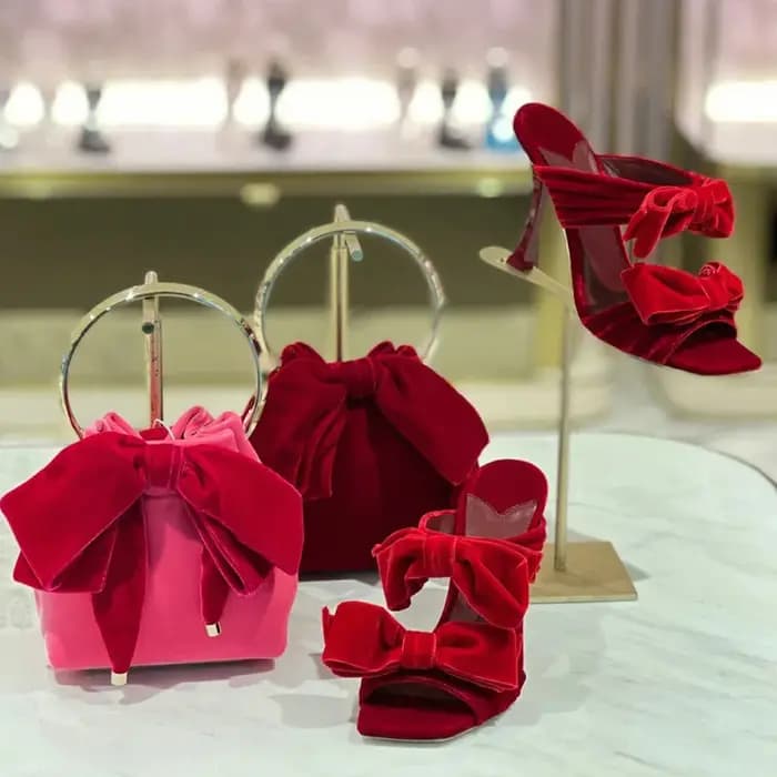 Mules en velours rose avec nœud