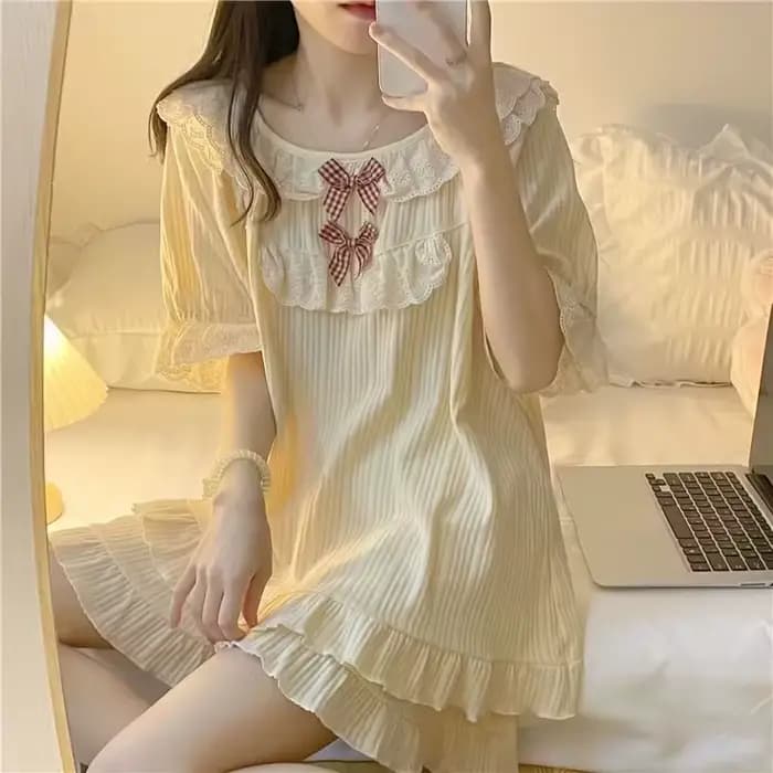 Pyjama d'été pour femme ensemble deux pièces style princesse beige avec short manches courtes et nœuds confortables pour maison