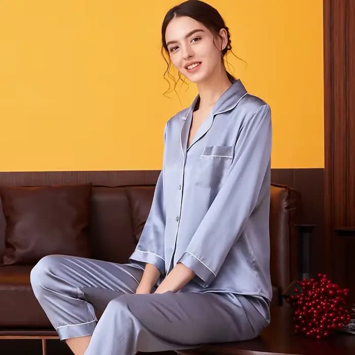 Pyjama en soie mûre pour femme