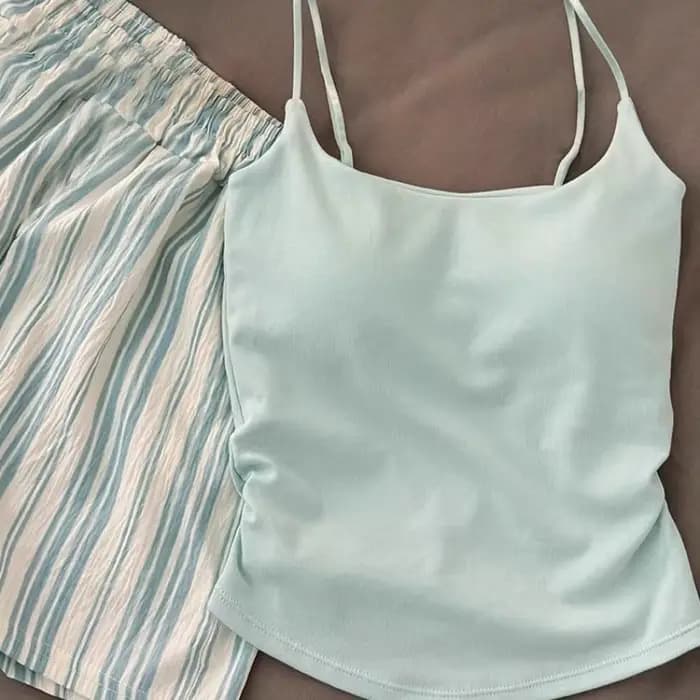 Pyjama de couleur unie avec coussinets de poitrine