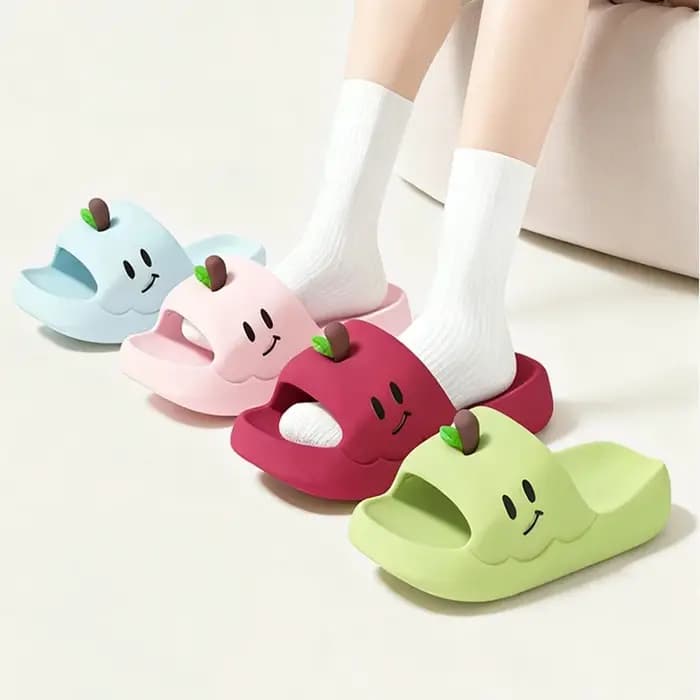 Pantoufles d'intérieur épaisses en EVA motif pomme de dessin animé pour femme