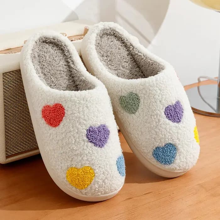 Pantoufles en forme de cœur pour femmes, couleur mignonne, broderie de saint-valentin, amour romantique, confortables, plates, cadeau pour petite amie, chaussures d'hiver pour la maison