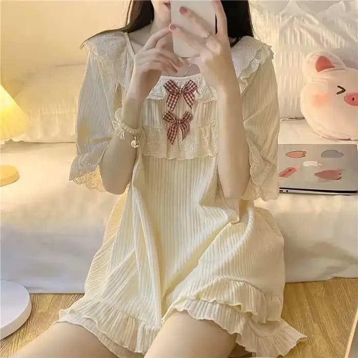 Pyjama d'été pour femme ensemble deux pièces style princesse beige avec short manches courtes et nœuds confortables pour maison