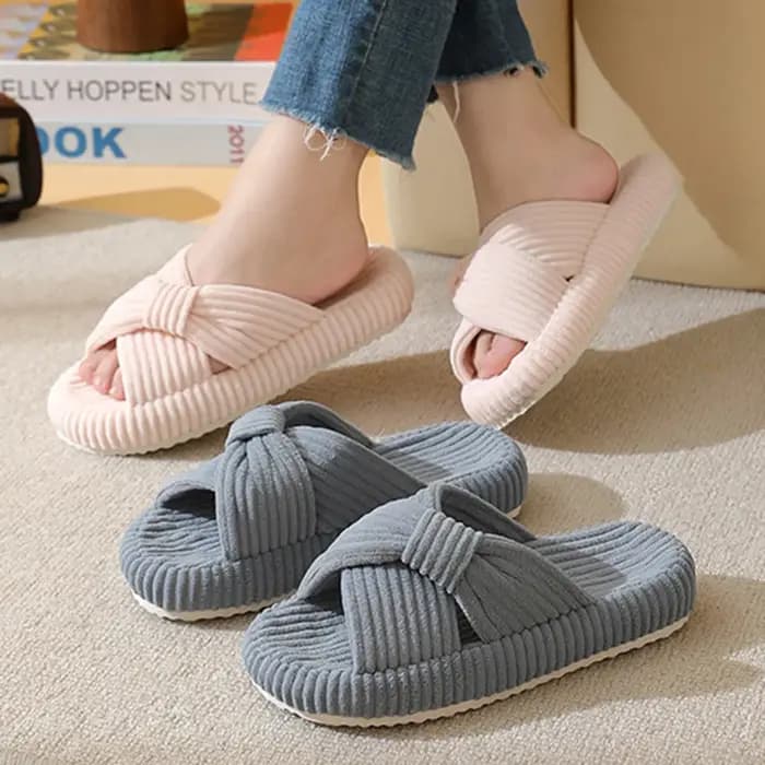 Pantoufles de maison à bretelles croisées en velours côtelé pour femmes, diapositives d'intérieur légères et antidérapantes, pantoufles en peluche rayées toutes saisons pour couples