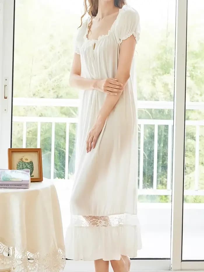 Chemise de nuit blanche à volants en coton pour femmes