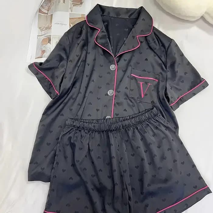Vêtements de nuit d'été pour femmes: soie glacée Cool-Touch manches courtes Premium noir imprimé coeur