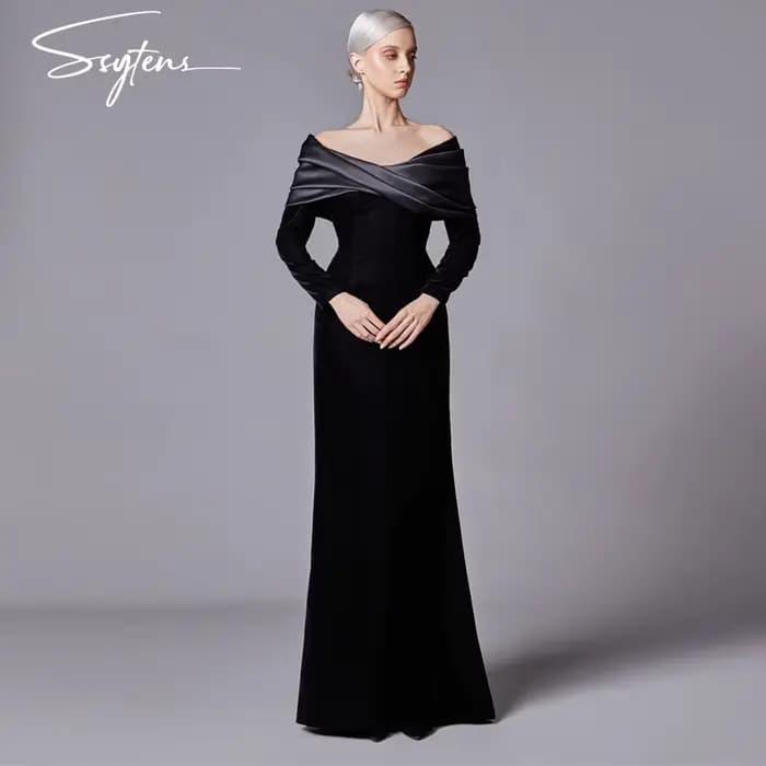Robe de Rhfroncée en velours noir moderne