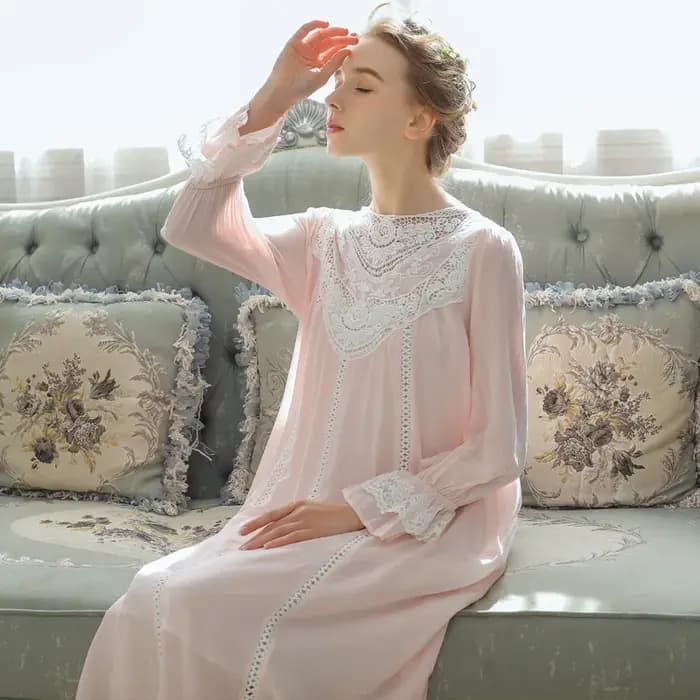 Chemise de nuit romantique en dentelle pour femmes