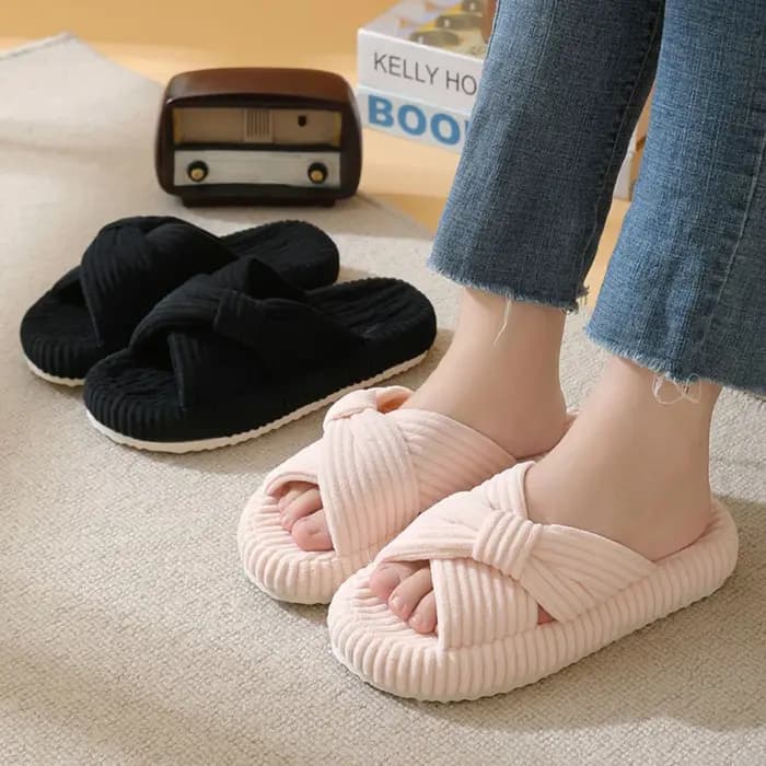 Pantoufles de maison à bretelles croisées en velours côtelé pour femmes, diapositives d'intérieur légères et antidérapantes, pantoufles en peluche rayées toutes saisons pour couples