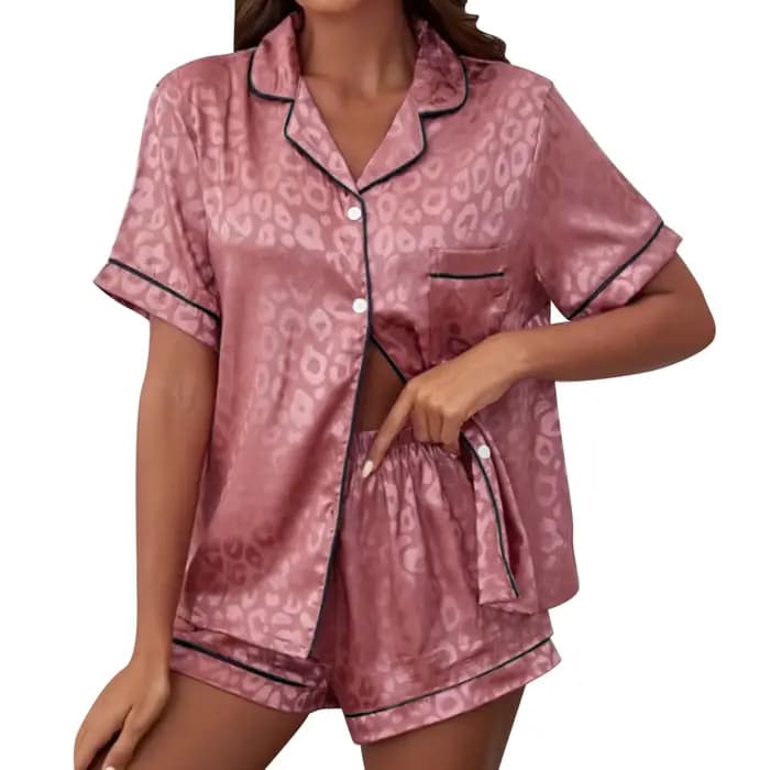 2025 nouveau pyjama ensemble femmes léopard soyeux Satin pyjamas à manches courtes bouton petit haut avec Short