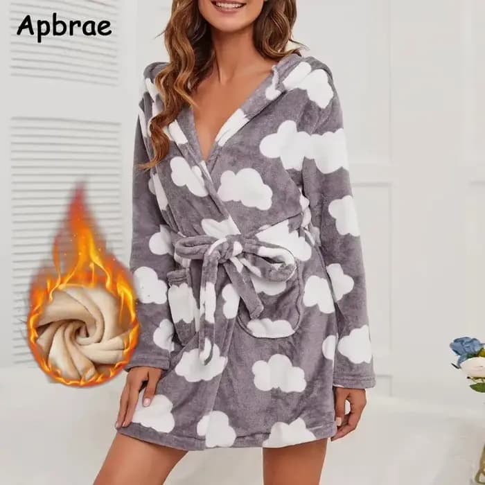 Peignoir à capuche sourire pour femmes, vêtements de nuit chauds, robe de sommeil à capuche, motif de nuages, glouton épais, lieux d'hiver