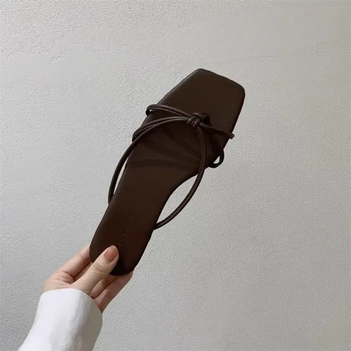 Chaussons pour femmes 2026 – Nouveauté été – Style rétro français – Sandales plates multicolores – Tongs pour femmes – Chaussures et pantoufles pour dames