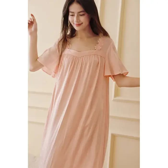 2025 Court Style Satin Jacquard français doux Simple longue à manches courtes chemise de nuit dentelle col carré