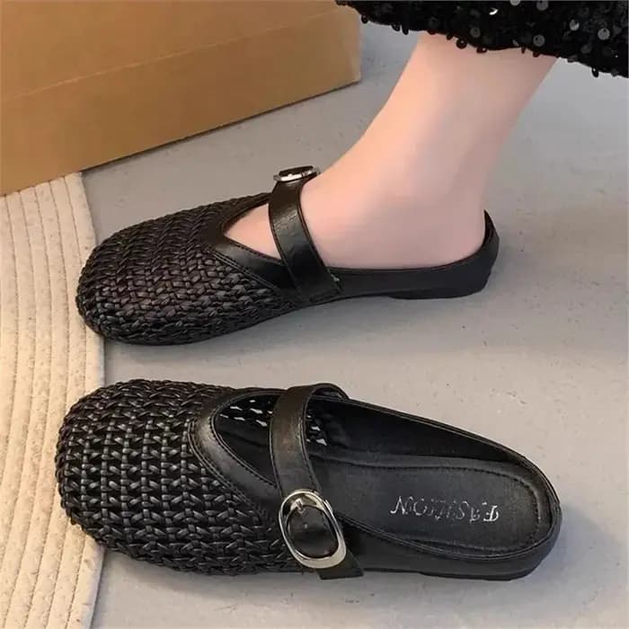 Baotou demi pantoufles 2025 été nouvelles chaussures maille respirant et confortable fond plat tissage évider Boken