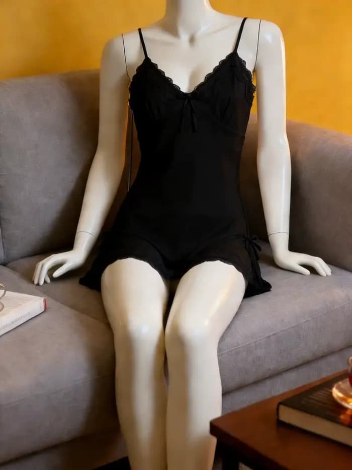 Robe de nuit en satin pour femme avec dentelle