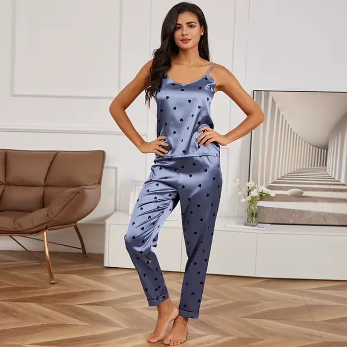 Pyjama en satin pour femme 2026 – Ensemble sexy caraco et short 2 pièces – Tenue de nuit mignonne avec imprimé cœur de dessin animé