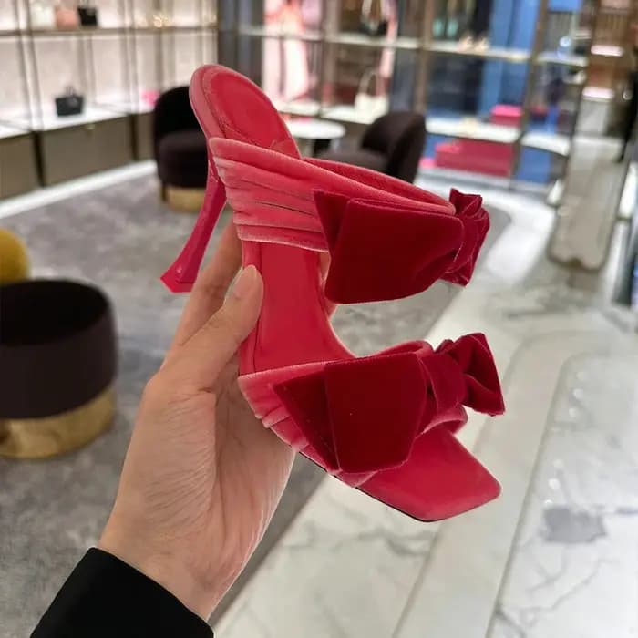 Mules en velours rose avec nœud