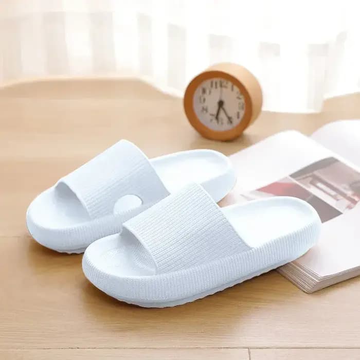 Haute qualité femmes épais pantoufles intérieur maison Eva semelle souple oreiller diapositives sandales femme été antidérapant plage tongs nouveau