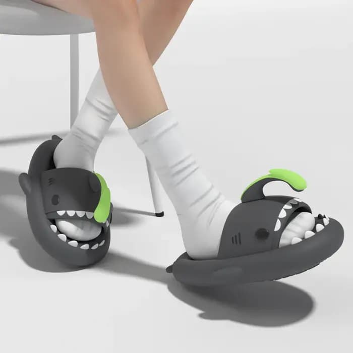 Pantoufles de requin mignonnes pour femmes et hommes