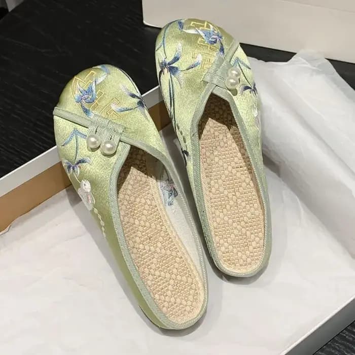 Femme pantoufles printemps automne semelle souple Baotou appartements broder maison pantoufles chaussures décontractées pour femmes Style ethnique pantoufles d'extérieur