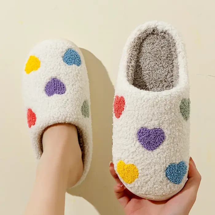 Pantoufles en forme de cœur pour femmes, couleur mignonne, broderie de saint-valentin, amour romantique, confortables, plates, cadeau pour petite amie, chaussures d'hiver pour la maison