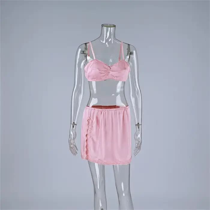 Ensemble de pyjama 3 pièces en satin rose élégant pour femme