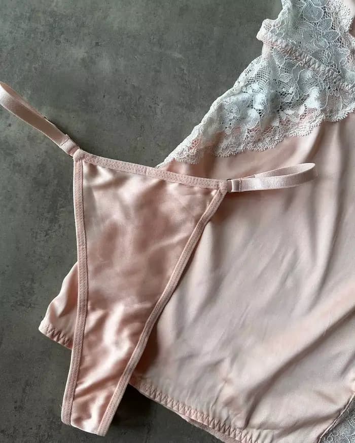 Ellolace Sexy col en V profond robe en Satin Lingerie