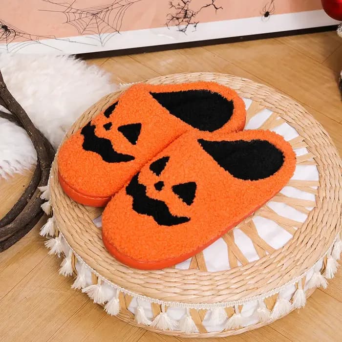 Pantoufles de citrouille d'halloween confortables pour femmes