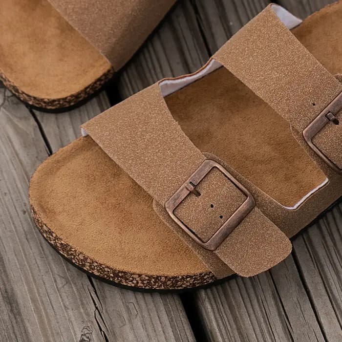 Pantoufles à la mode pour hommes et femmes