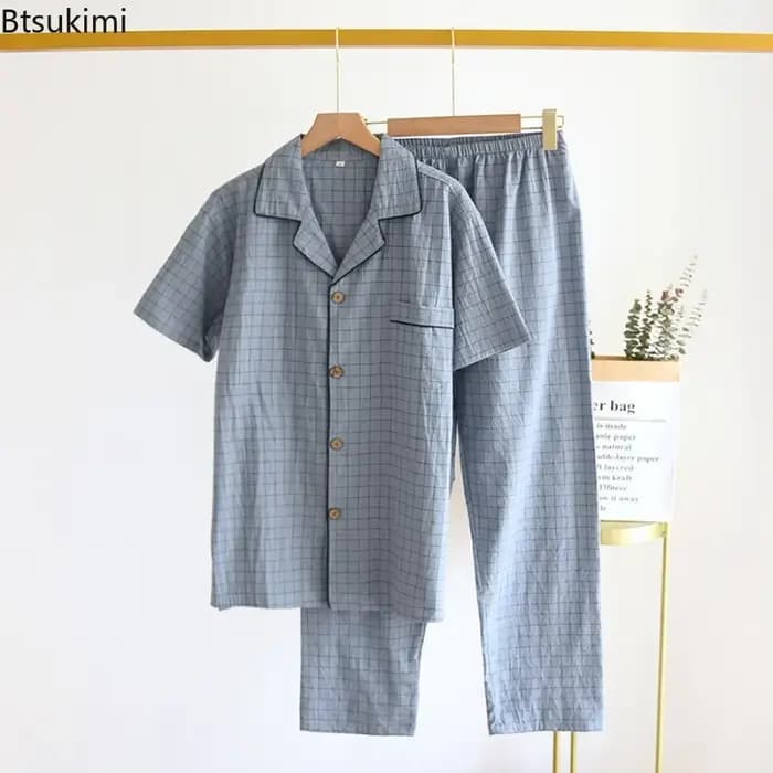 Pyjama Homme Printemps-Été 2026 – Ensemble Haut Manches Courtes et Pantalon en Coton Lavé à Carreaux Simples – Tenue d'Intérieur
