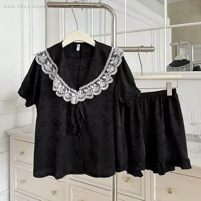 Manches courtes pyjama costume Satin vêtements de nuit boutonné haut et Short de luxe dentelle col en v