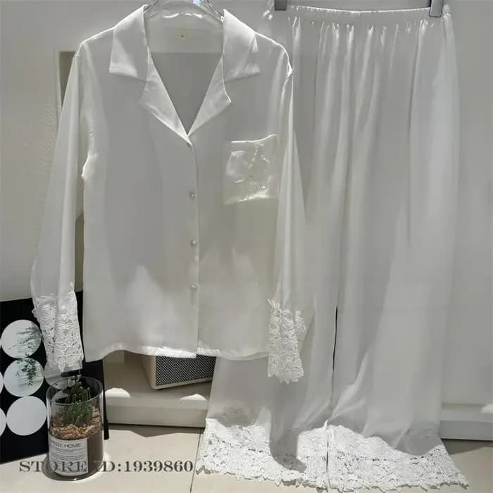 Ensemble de pyjama en dentelle de satin blanc pour femme