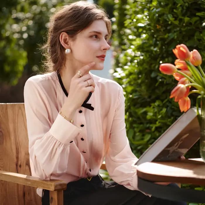 Chemisier en Chiffon OLrain pour Femme 2026 Rose Épissé Col Rond Nœud Bouton Blouse de Bureau Manches Longues Élégante M56QC52985