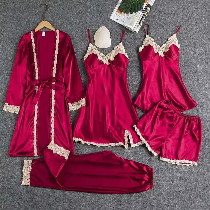 Ensemble pyjama cinq pièces avec coussinets de soutien-gorge