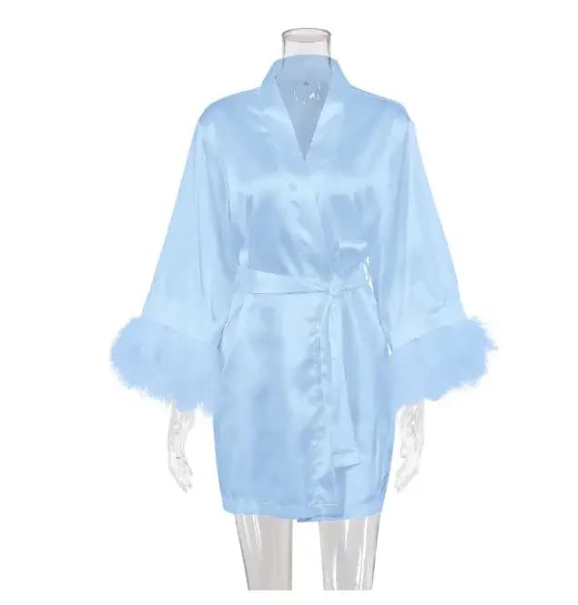 Peignoir en satin blanc avec plumes pour femme