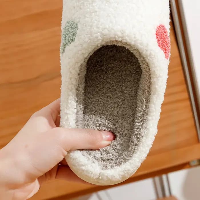 Pantoufles de saint-valentin pour femmes, chaussures d'hiver pour chambre à coucher, mode cœur coloré, chaudes, confortables, concises, chaussures de maison, cadeau pour petite amie