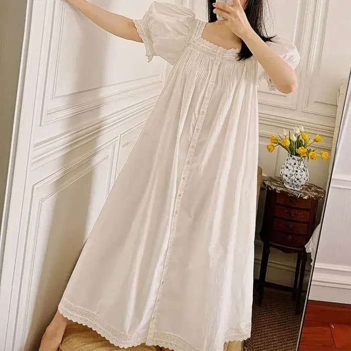 Robe de nuit blanche victorienne pour femmes