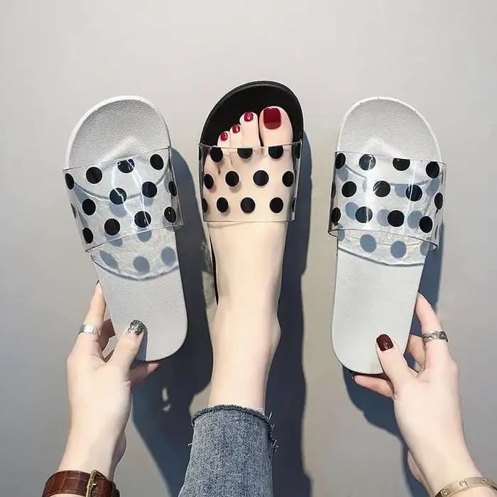 Pantoufles en caoutchouc coordonnantes pour femmes