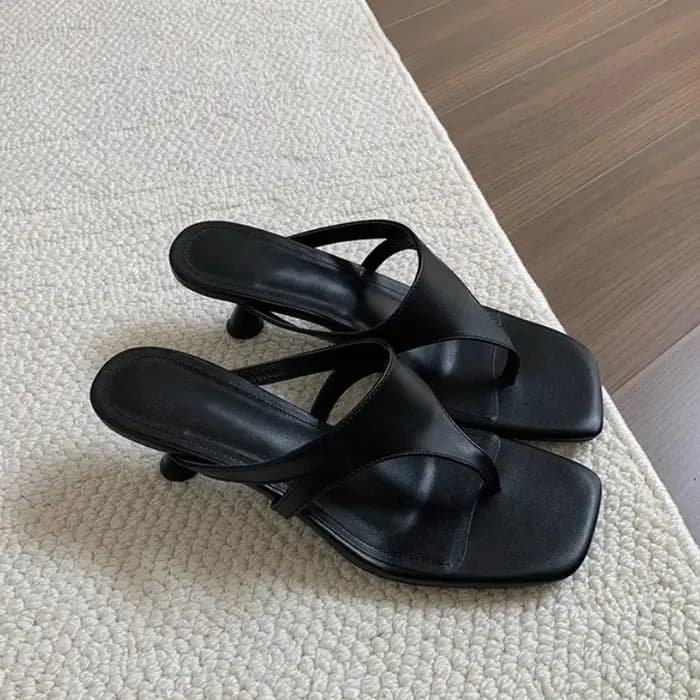 Femmes pantoufles 2025 nouveau été tongs dames talons sandales en plein air plage diapositives femme