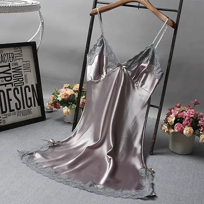Offre spéciale femmes Sexy Satin chemise de nuit dentelle vêtements