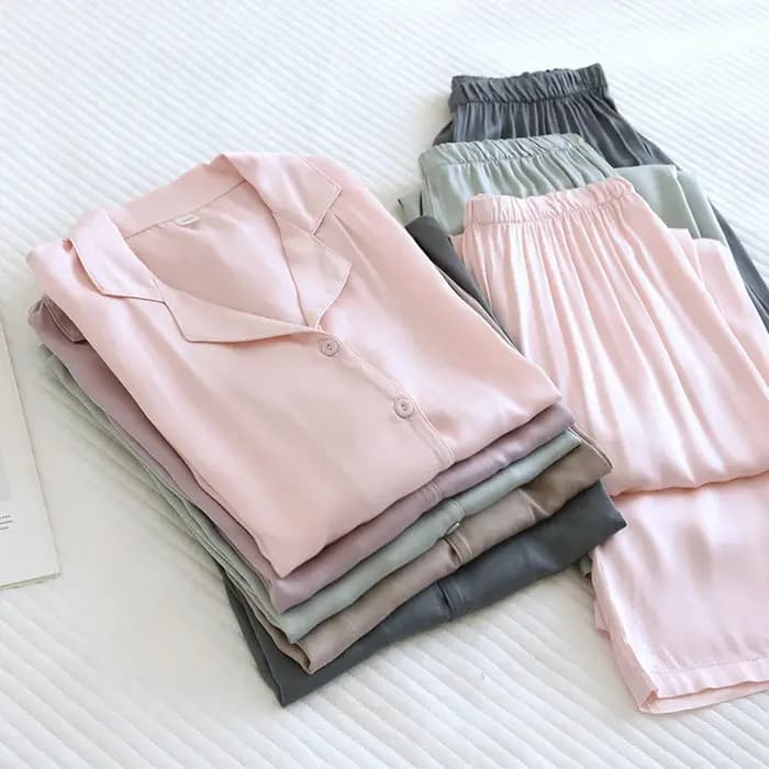 Pyjamas en coton et soie pour hommes et femmes