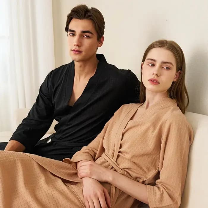 Peignoir long léger unisexe en tissu gaufré à manches trois-quarts pour hôtels